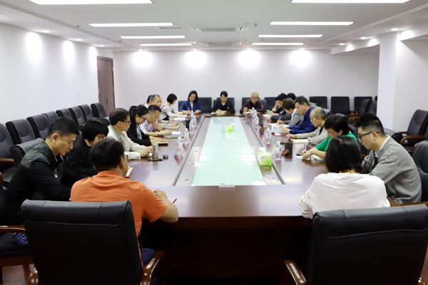 中小企業(yè)擔(dān)保黨支部召開(kāi)支部擴(kuò)大會(huì)議專題學(xué)習(xí)十九屆五中全會(huì)精神